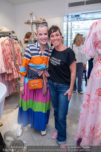 Promishopping - Lila Portal, Baden - Mi 23.04.2025 - Evelyn RILLE, Adriana ZARTL29