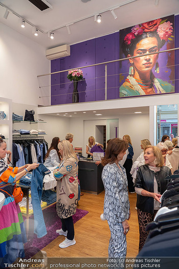 Promishopping - Lila Portal, Baden - Mi 23.04.2025 - 107