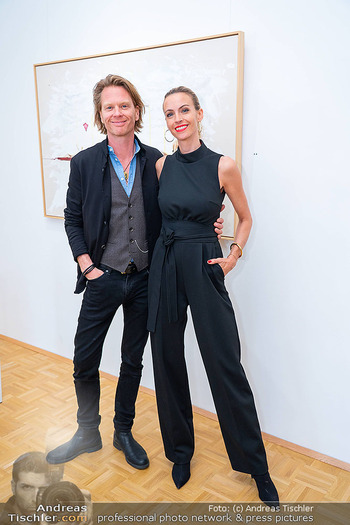 Ausstellungseröffnung - Galerie Hartinger, Wien - Do 24.04.2025 - Mike KRAUS mit Ehefrau Coco18