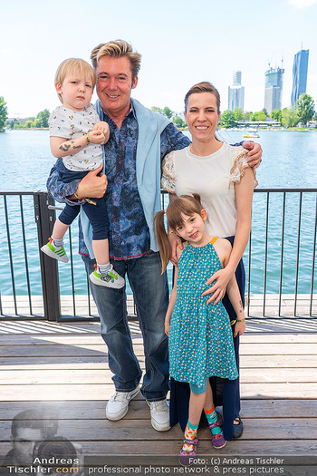 Floß Saison Opening - Strandcafe Alte Donau, Wien - Do 01.05.2025 - Familie Dennis und Maren JALE mit Kindern Jamie und Jaylin59