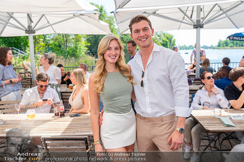 Floß Saison Opening - Strandcafe Alte Donau, Wien - Do 01.05.2025 - Roman SCHINDLER mit Freundin Patrizia67
