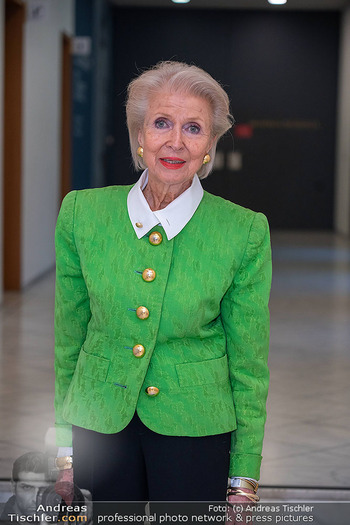Damien Hirst Ausstellungseröffnung - Albertina Modern, Wien - Di 06.05.2025 - Silvie Silvia EISENBURGER-KUNZ (Portrait)75