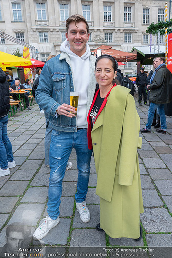 Bierfest - Am Hof, Wien - Do 08.05.2025 - Roman SCHINDLER, Caroline ATHANASIADIS4