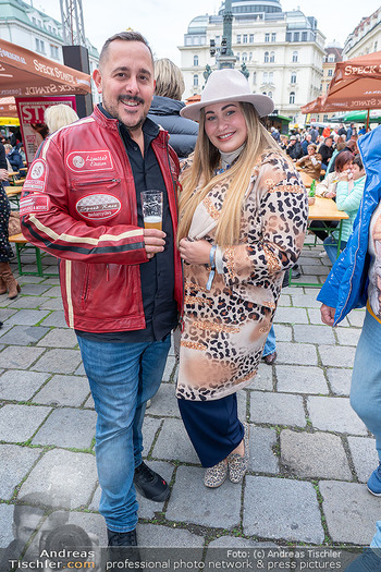 Bierfest - Am Hof, Wien - Do 08.05.2025 - ADRIANA mit Ehemann Philipp BARBARITS20