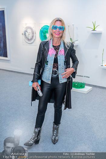 Art Austria Opening - MQ Ovalhalle, Wien - Do 08.05.2025 - Maria LAHR9
