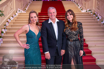 Dancer against Cancer Ball 2025 - Hofburg, Wien - Sa 10.05.2025 - Amber MARSHALL, Manfred und Nelly BAUMANN54