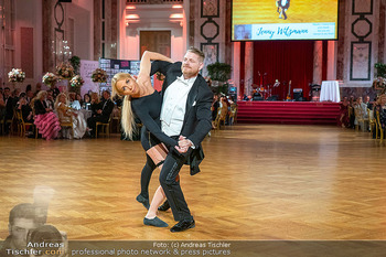 Dancer against Cancer Ball 2025 - Hofburg, Wien - Sa 10.05.2025 - Yvonne RUEFF tanzt mit Stefan122