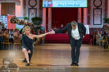 Dancer against Cancer Ball 2025 - Hofburg, Wien - Sa 10.05.2025 - Yvonne RUEFF tanzt mit Stefan127