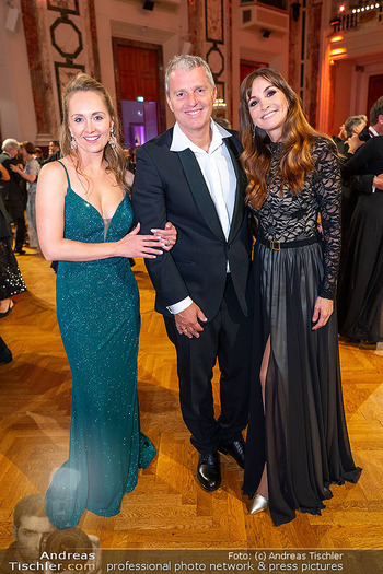 Dancer against Cancer Ball 2025 - Hofburg, Wien - Sa 10.05.2025 - Amber MARSHALL, Manfred und Nelly BAUMANN246