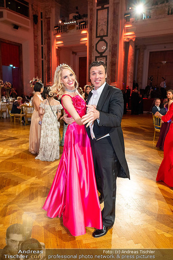 Dancer against Cancer Ball 2025 - Hofburg, Wien - Sa 10.05.2025 - Thomas WEINHAPPEL tanzt mit Beatrice TURIN253
