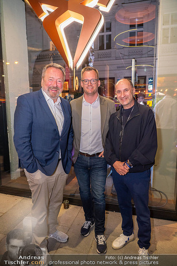 Cupra Opening - Cupra City Garage, Wien - Do 15.05.2025 - 132