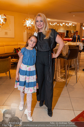 Promikochen - Vitalhotel Bad Radkersburg - Sa 17.05.2025 - Iva SCHELL mit Tochter Victoria15