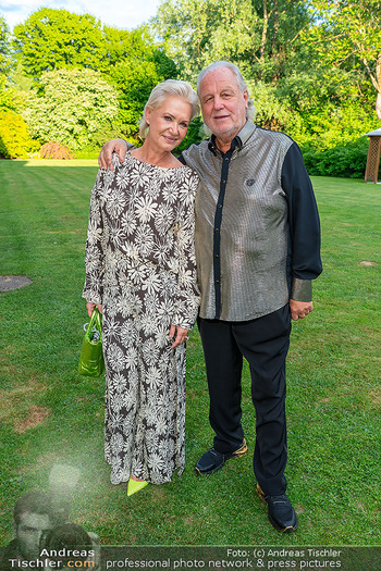 Promikochen - Vitalhotel Bad Radkersburg - Sa 17.05.2025 - Hannes KARTNIG mit Claudia116