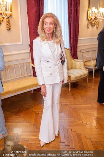 Giorgio Armani Empfang - Italienische Botschaft, Wien - Di 20.05.2025 - Elisabeth HIMMER-HIRNIGEL48