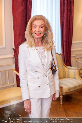 Giorgio Armani Empfang - Italienische Botschaft, Wien - Di 20.05.2025 - Elisabeth HIMMER-HIRNIGEL (Portrait)49