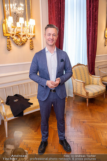 Giorgio Armani Empfang - Italienische Botschaft, Wien - Di 20.05.2025 - Gernot BLÜMEL59