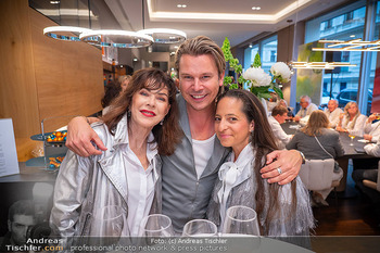 25-Jahresfeier - Leo Schulmeister Store - Do 22.05.2025 - Anja KRUSE, Michael LAMERANDER, Adi WEISS23