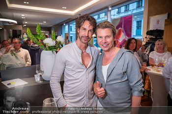 25-Jahresfeier - Leo Schulmeister Store - Do 22.05.2025 - Michael LAMERANDER, Adi WEISS24