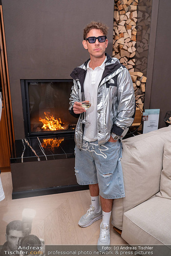 25-Jahresfeier - Leo Schulmeister Store - Do 22.05.2025 - MAXAMILLION (Max WEIßENBÖCK)58