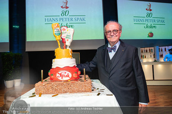 Hans Peter Spak 80er - Platinium Vienna - Fr 23.05.2025 - Hans Peter SPAK mit Torte318
