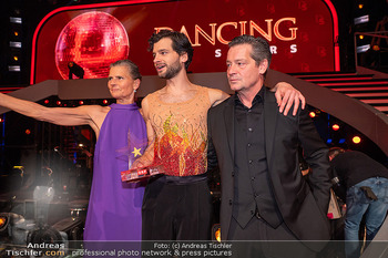 Dancing Stars Finale - ORF Zentrum, Wien - Fr 23.05.2025 - Aaron KARL mit Eltern Mutter Vater Christine KARL, Fritz KARL57
