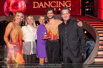Dancing Stars Finale - ORF Zentrum, Wien - Fr 23.05.2025 - Aaron KARL mit Eltern Christine und Fritz, Kataryna MIZERA59