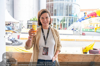 Art of Cart - Ottakringer Brauerei, Wien - Sa 24.05.2025 - Christiane WENCKHEIM (Portrait mit Bier)10