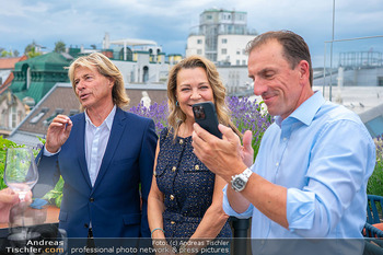 Sun AG Cocktail Empfang - Rosewood Hotel Rooftop Bar - Mo 02.06.2025 - Hansi und Romana HINTERSEER, Markus PROCK71