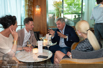 Sun AG Cocktail Empfang - Rosewood Hotel Rooftop Bar - Mo 02.06.2025 - 133