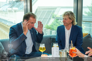Sun AG Cocktail Empfang - Rosewood Hotel Rooftop Bar - Mo 02.06.2025 - 139