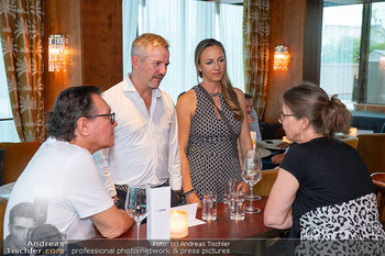 Sun AG Cocktail Empfang - Rosewood Hotel Rooftop Bar - Mo 02.06.2025 - 146