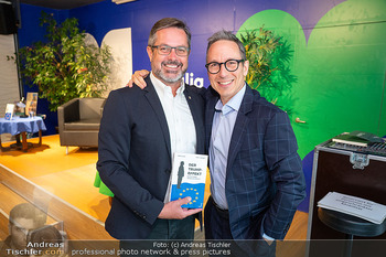 Buchpräsentation ´Der Trump Effekt´ - Thalia Wien Mitte - Di 03.06.2025 - Thomas GOLLATZ, Peter L EPPINGER3