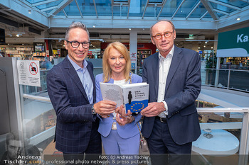 Buchpräsentation ´Der Trump Effekt´ - Thalia Wien Mitte - Di 03.06.2025 - Peter L EPPINGER, Gerda ROGERS, Othmar KARAS7