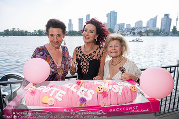 Christina Lugner Geburtstag - Strandcafe Alte Donau, Wien - Di 10.06.2025 - Christina LUGNER, Mutter Martha HAIDINGER, Andrea HÄNDLER13