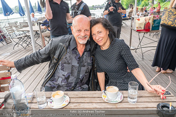 Christina Lugner Geburtstag - Strandcafe Alte Donau, Wien - Di 10.06.2025 - Gary LUX, Nicole HOFFMANN32