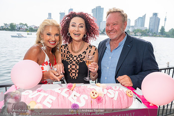 Christina Lugner Geburtstag - Strandcafe Alte Donau, Wien - Di 10.06.2025 - Leila und Markus STRAHL, Christina LUGNER34
