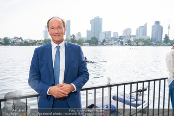 Christina Lugner Geburtstag - Strandcafe Alte Donau, Wien - Di 10.06.2025 - Ernst MINAR35