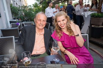 40 Jahresfeier - Cafe Stein, Wien - Do 12.06.2025 - Christian Ludwig ATTERSEE mit einer seiner Schülerinnen6