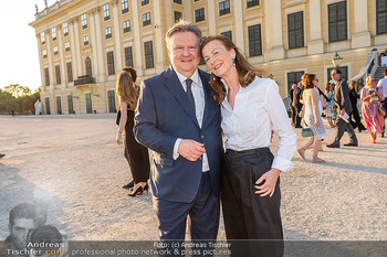 Sommernachtskonzert 2025 - Schloss Schönbrunn, Wien - Fr 13.06.2025 - Michael LUDWIG mit Ehefrau Imrtraud ROSSGATTERER17