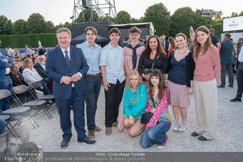 Sommernachtskonzert 2025 - Schloss Schönbrunn, Wien - Fr 13.06.2025 - Michael LUDWIG mit jungen Gästen des Konzerts60