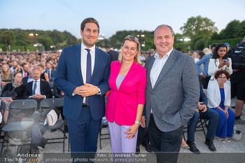 Sommernachtskonzert 2025 - Schloss Schönbrunn, Wien - Fr 13.06.2025 - Familie Josef und Gabi PRÖLL mit Sohn Alexander64