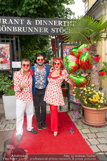 Schanigarten Opening - Schönbrunner Stöckl, Wien - Mo 16.06.2025 - Konstantin SCHENK, Tamara TROJANI mit Sohn Ivan TROJANI2