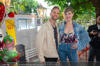 Schanigarten Opening - Schönbrunner Stöckl, Wien - Mo 16.06.2025 - Lou-Anne GLEISSENEBNER, Herby STANONIK31