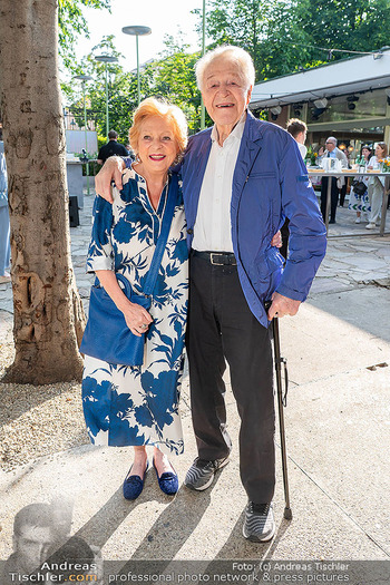 Esterhazy Künstlerfest - Volksgarten, Wien - Di 17.06.2025 - Harald und Ingeborg SERAFIN16