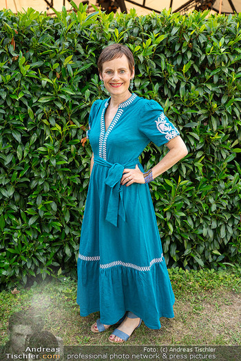 Premiere ´best exotic marigold hotel´ - Rosenburg, NÖ - Do 19.06.2025 - Nina BLUM5