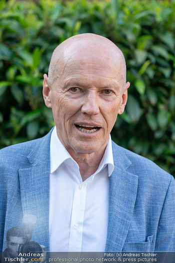 Premiere ´best exotic marigold hotel´ - Rosenburg, NÖ - Do 19.06.2025 - Peter RESETARITS (Portrait)34