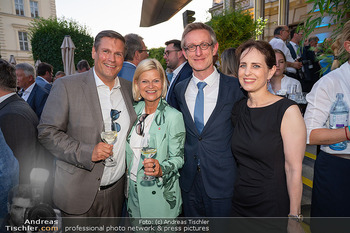 Raiffeisen Sommerfest - Albertina, Wien - Di 24.06.2025 - Klaudia TANNER, Ralph GLEIS, Katinka KECKEIS3