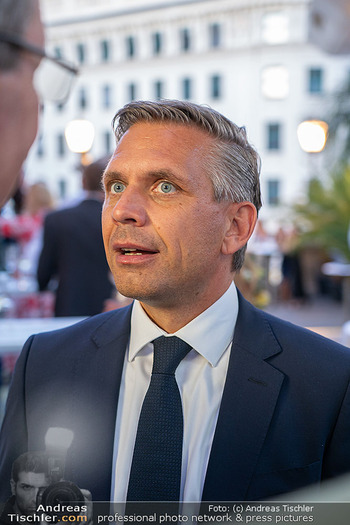 Raiffeisen Sommerfest - Albertina, Wien - Di 24.06.2025 - Wolfgang HATTMANNSDORFER (Portrait)6