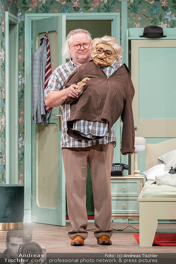 Fotoprobe ´Die Nervensäge´ - Stadttheater Berndorf - Mi 25.06.2025 - Gregor SEBERG mit Puppe102