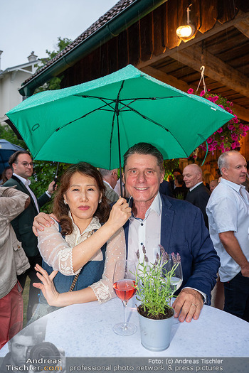 ausg´steckt is´ - Heuriger Breitenecker, Perchtoldsdorf - Do 26.06.2025 - Christian SPATZEK mit Ehefrau Sun YOUNG40